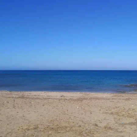 Aralia - San Lorenzo, Marzamemi Noto * Reitani